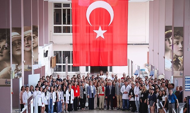 DEÜ’de Gençlik Sempozyumu ve Bilim Sanat Şenliği Coşkusu