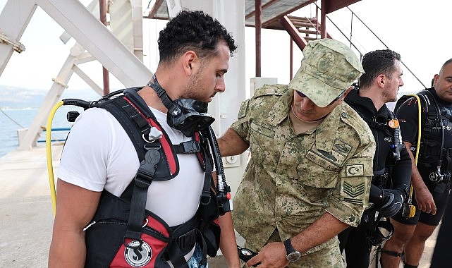 Engelliler, 30 Ağustos Zaferi için su altı dalışı yaptı