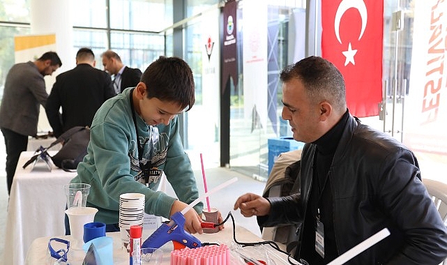 İnegöl’de Bilim Şöleni Başladı