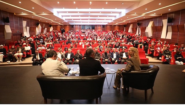 İnegöl Kitap Günleri Tüm Coşkusuyla Sürüyor